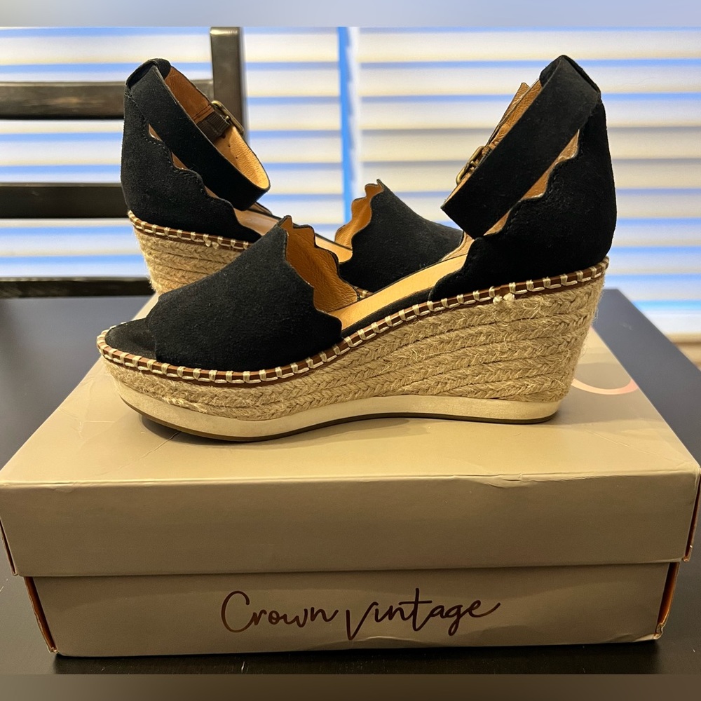 Crown Vintage Daffodil 6.5 Black Wedges